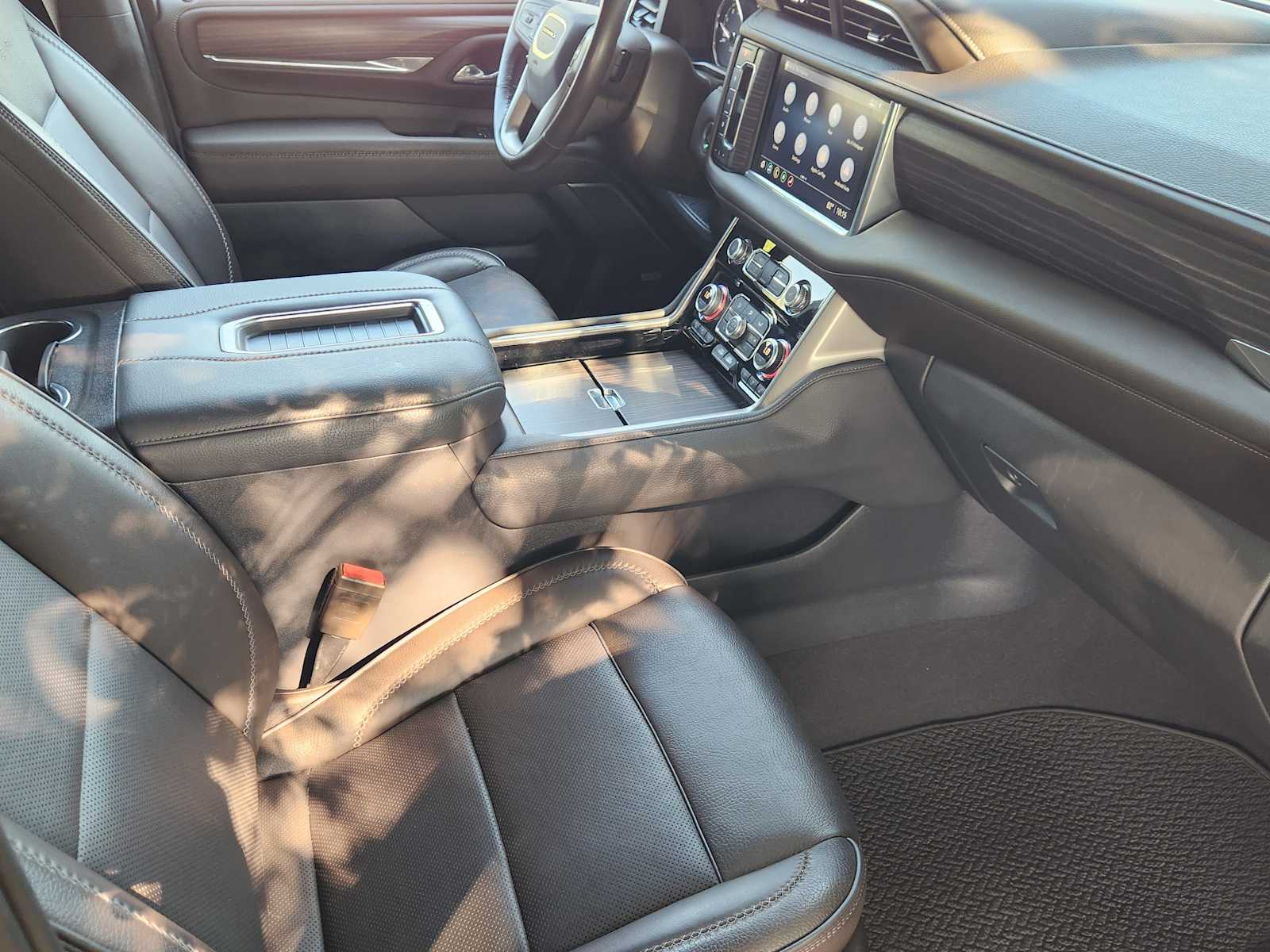 2021 Gmc Yukon Denali photo 12