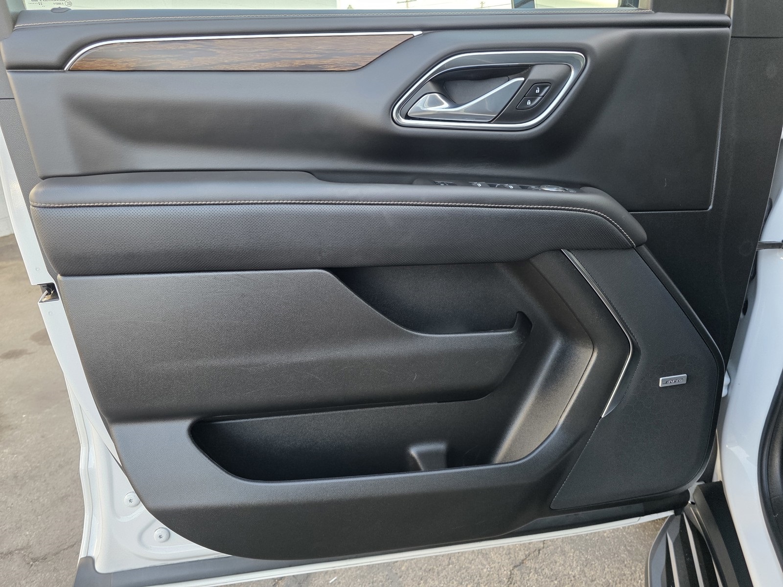 2023 Chevrolet Suburban Premier photo 24