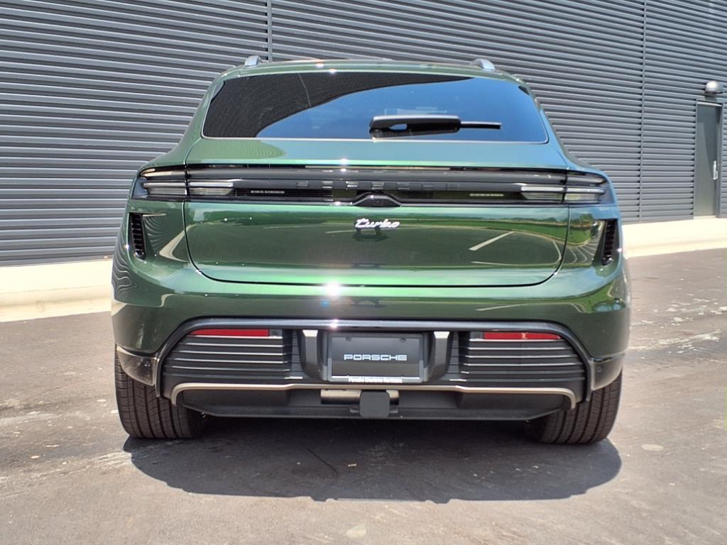 2024 Porsche Macan Electric Turbo photo 28