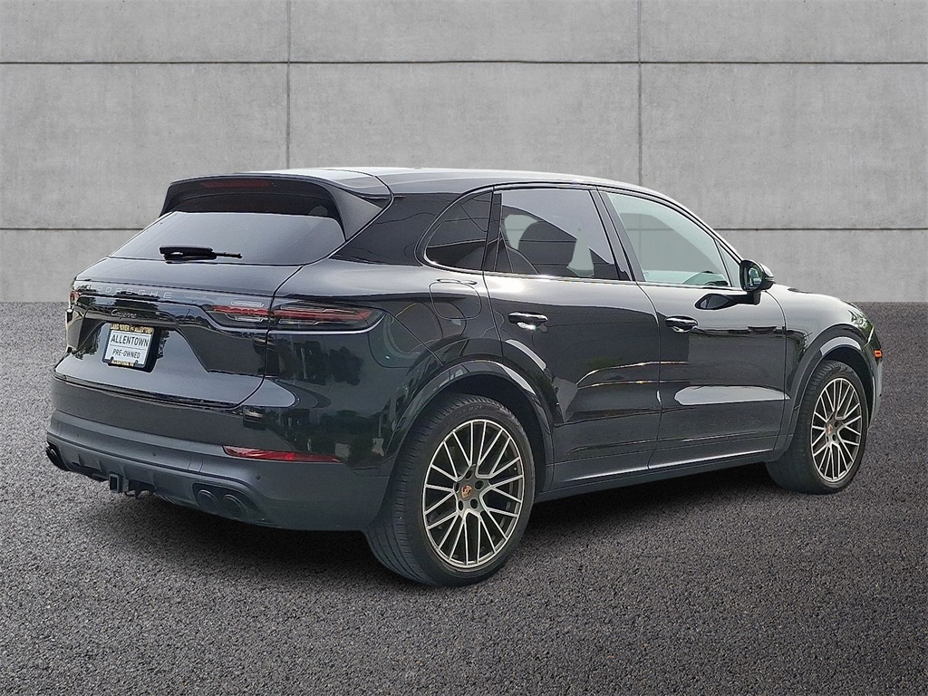 2023 Porsche Cayenne Platinum Edition photo 4