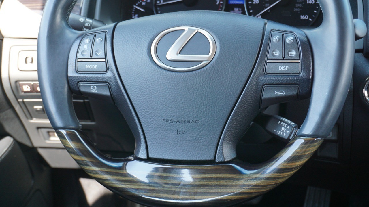 2017 Lexus LS 460 photo 27