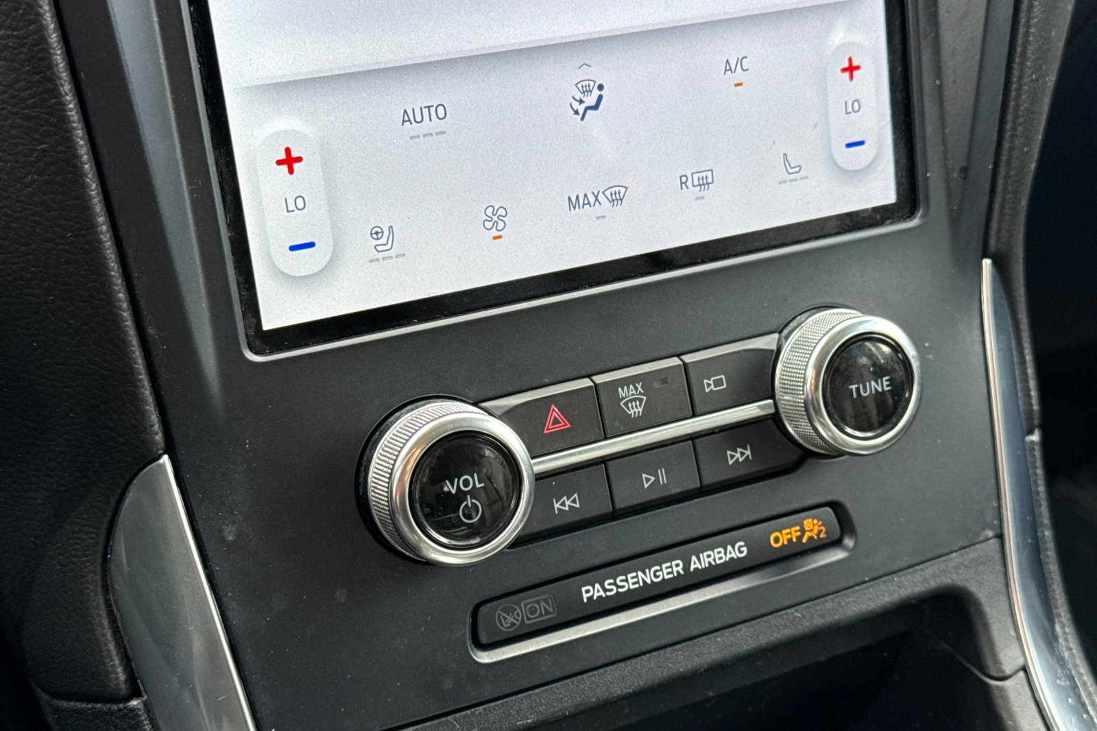 2022 Ford Edge Titanium photo 20