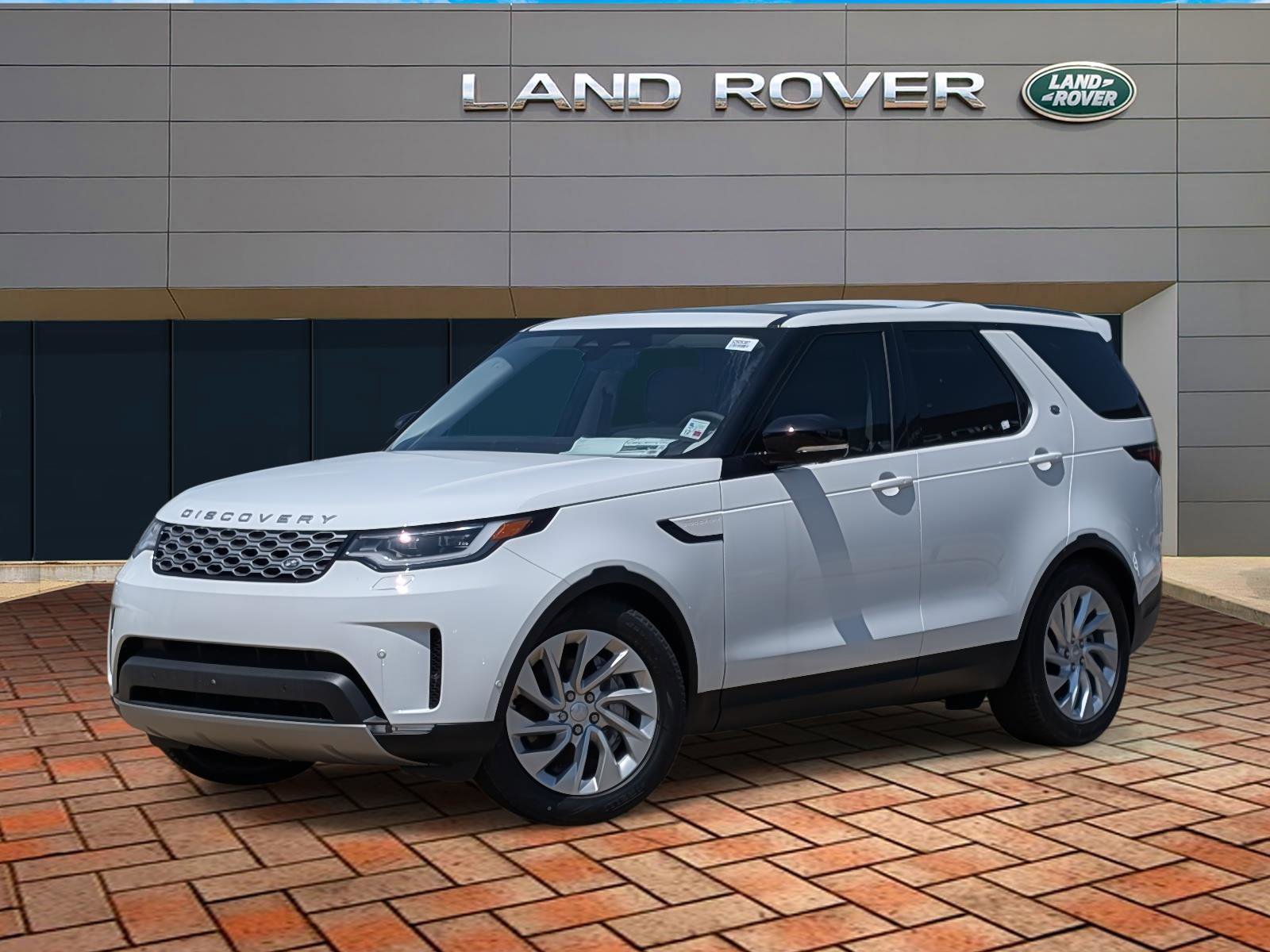 2025 Land Rover Discovery S's photo
