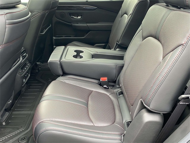 2025 Honda Pilot Black Edition photo 9