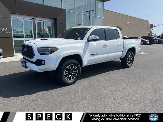 2023 Toyota Tacoma SR photo 3