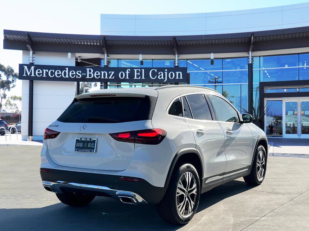 2026 Mercedes Benz GLA 250 photo 3