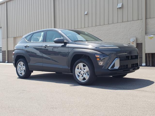 2026 Hyundai Kona SE photo 2
