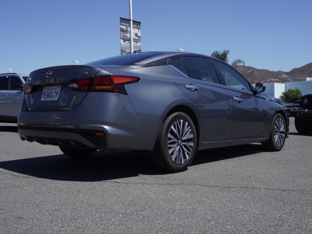 2023 Nissan Altima 2.5 SV photo 3
