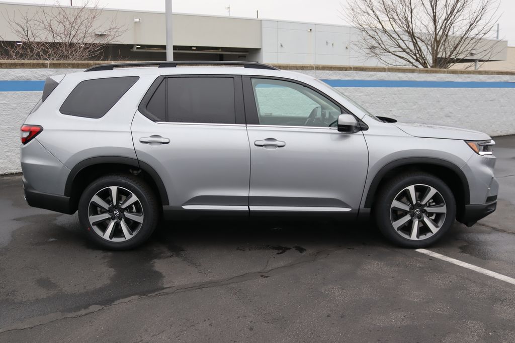 2025 Honda Pilot Touring photo 5