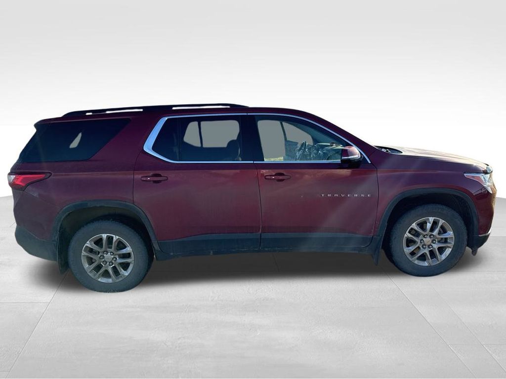 2020 Chevrolet Traverse photo 2