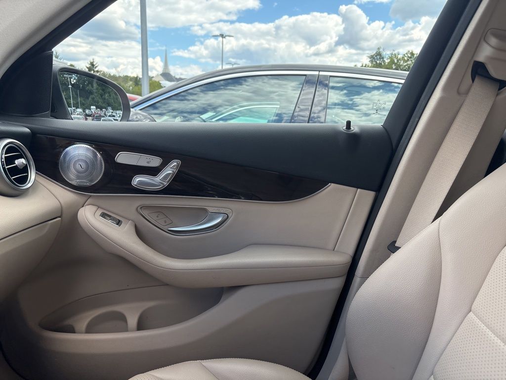 2018 Mercedes Benz GLC 300 4MATIC photo 10