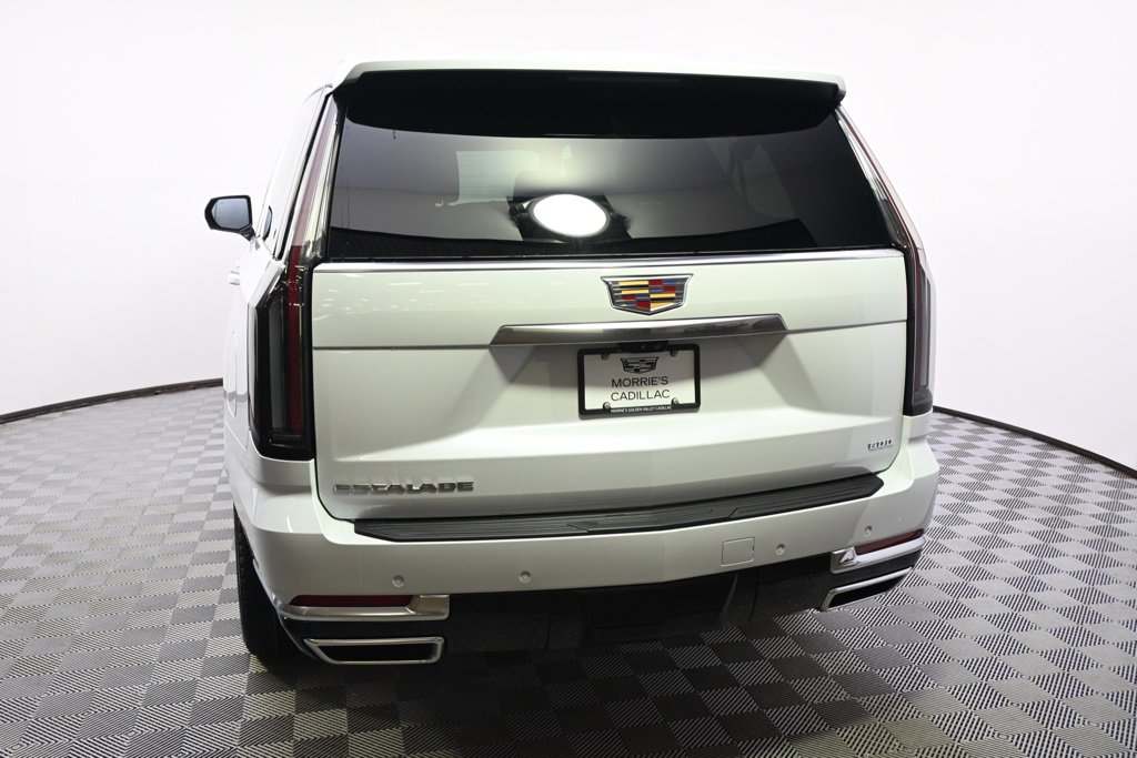 2026 Cadillac Escalade ESV Luxury photo 4