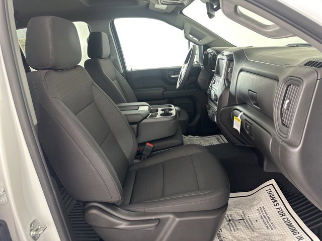 2025 Chevrolet Silverado 2500HD Custom photo 10