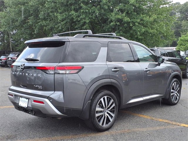 2023 Nissan Pathfinder Platinum photo 6