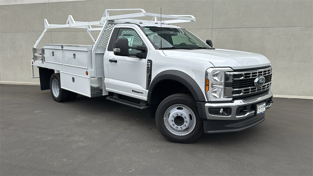 2025 Ford F-450 Super Duty Chassis Cab XL's photo