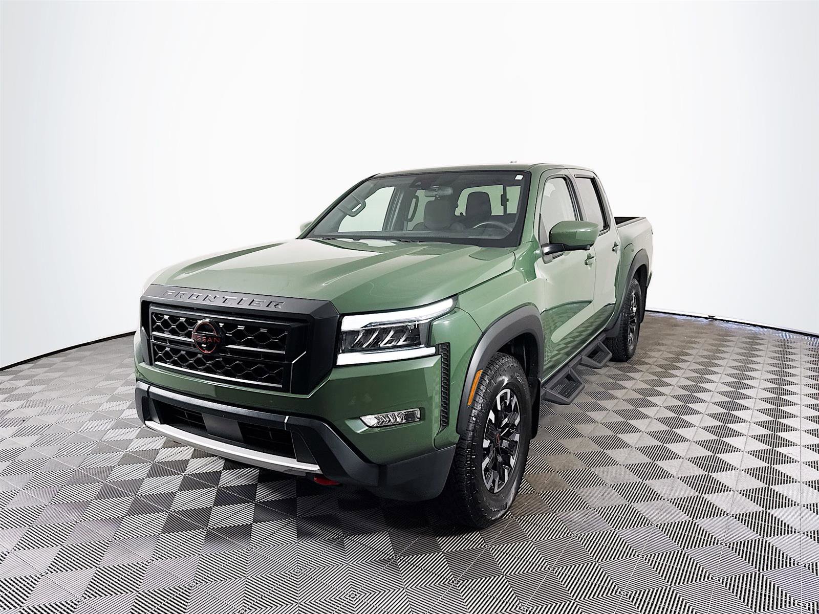 2024 Nissan Frontier PRO-X photo 3