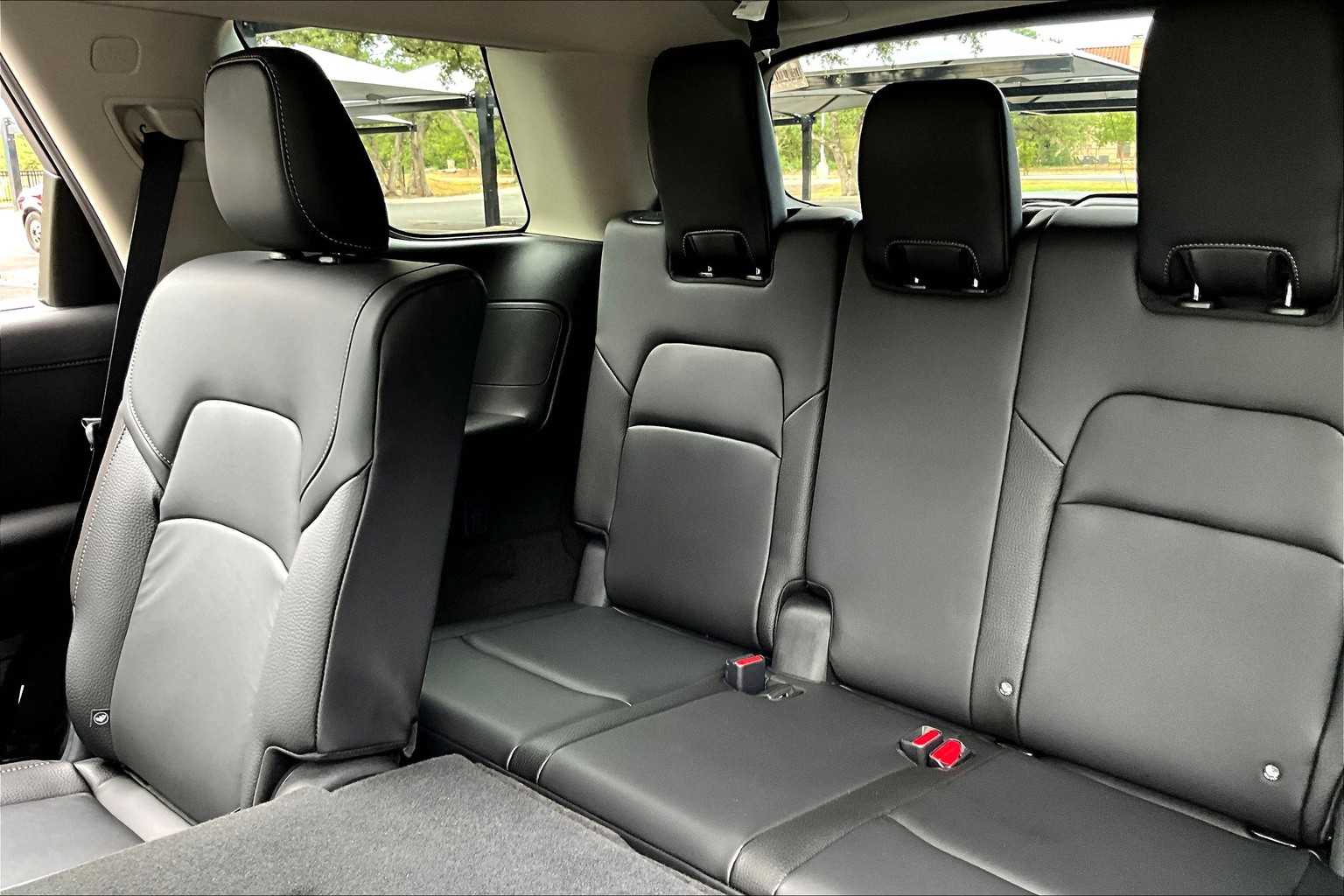 2025 Nissan Pathfinder SL photo 19