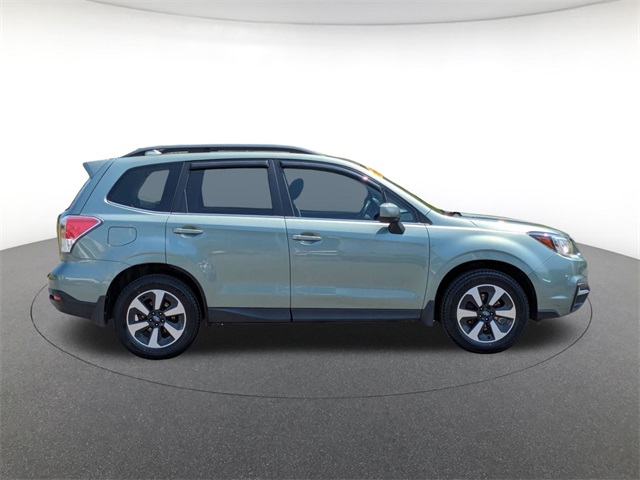 2017 Subaru Forester 2.5i Limited photo 4