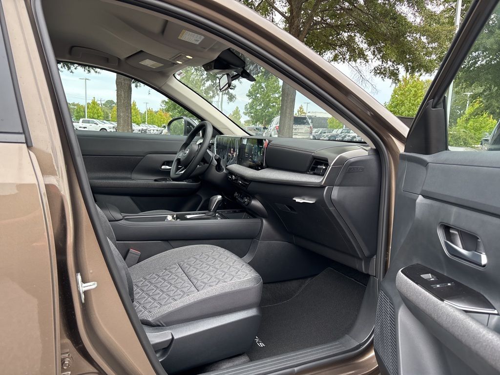 2026 Nissan Kicks SV photo 15