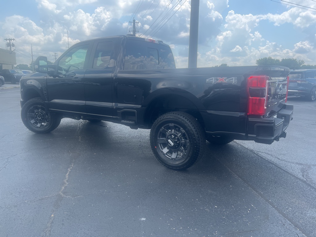 2026 Ford F-350 XL photo 9