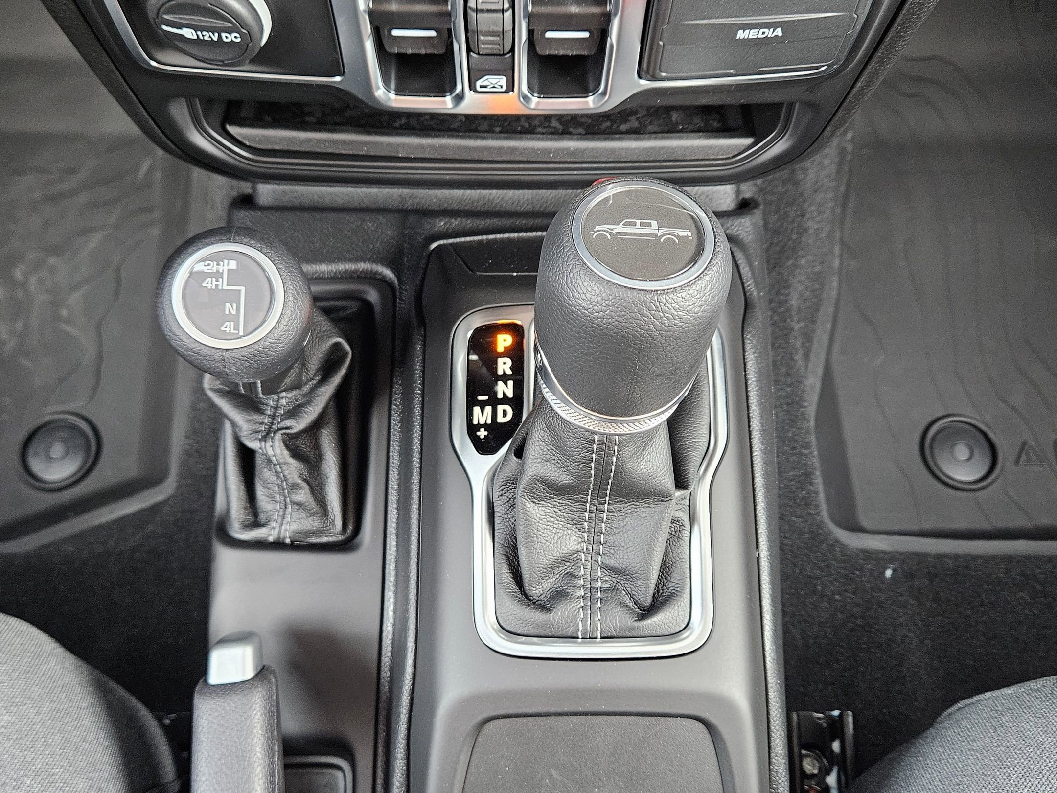 2025 Jeep Gladiator Sport S photo 11