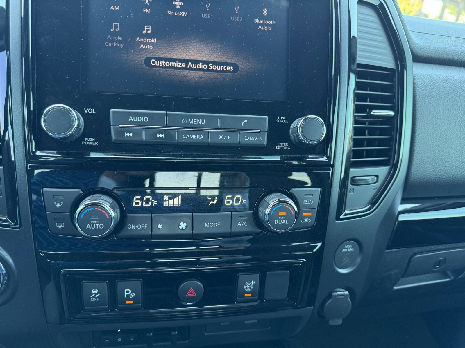 2023 Nissan Titan SV photo 15