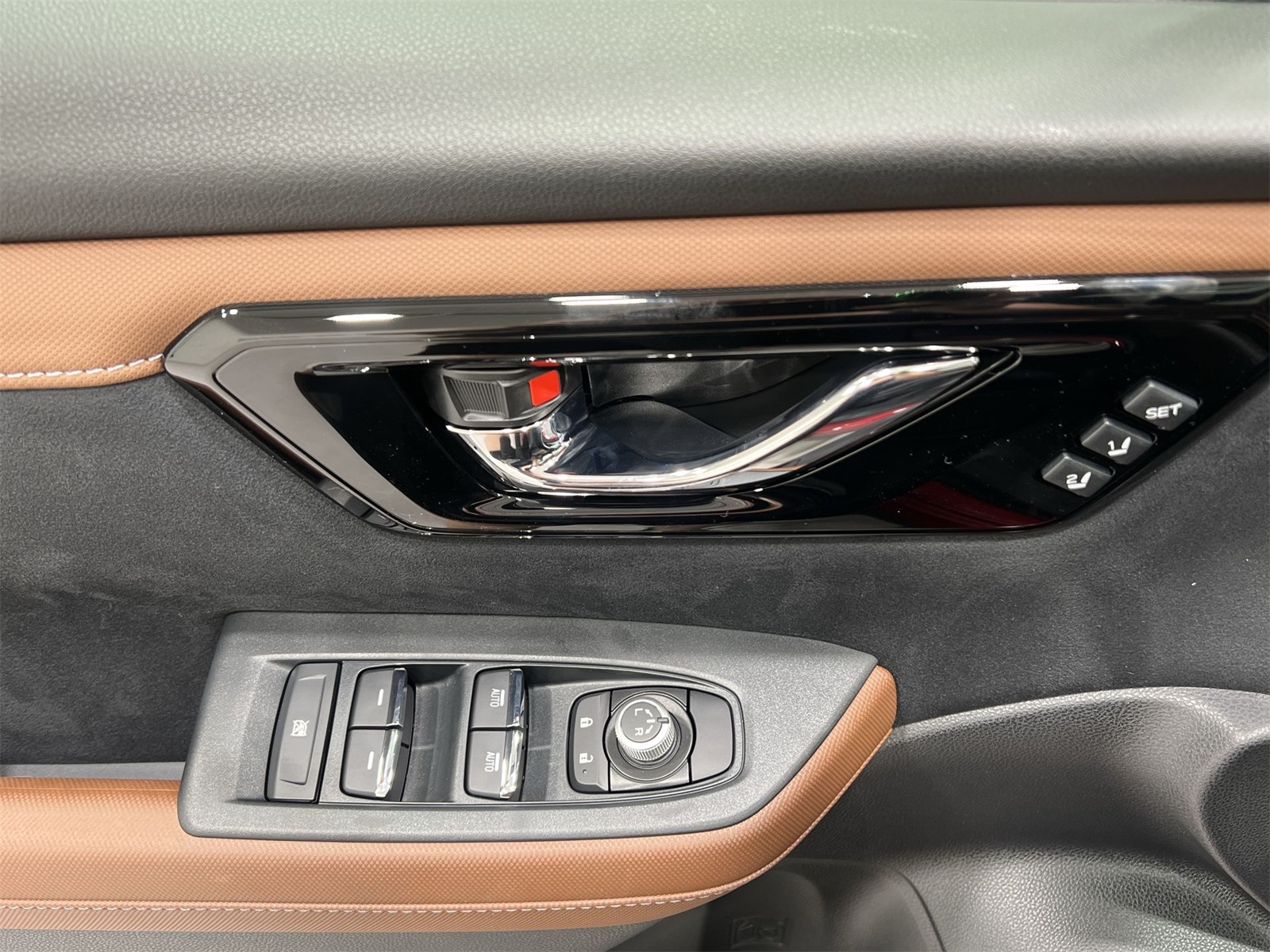 2025 Subaru Forester Touring photo 11