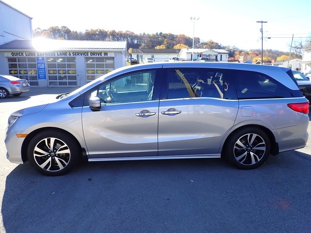 2018 Honda Odyssey Elite photo 2