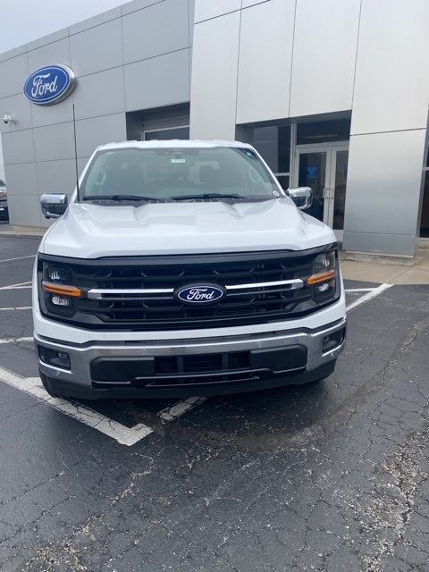 2025 Ford F-150 XLT photo 2