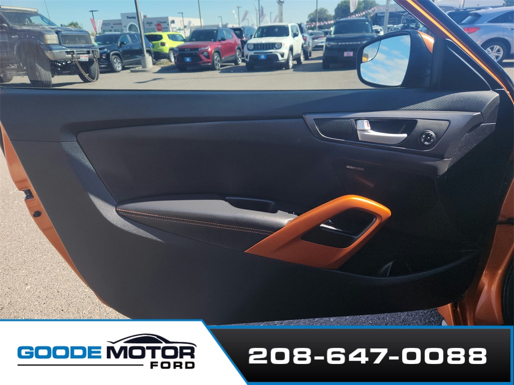 2016 Hyundai Veloster Turbo photo 18