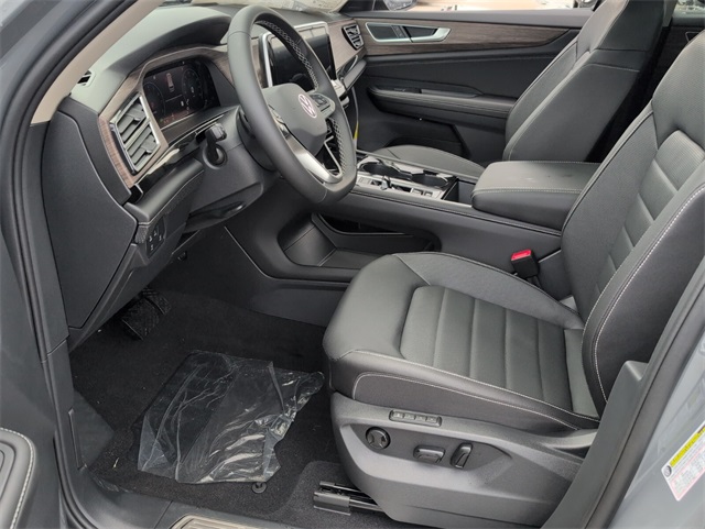 2026 Volkswagen Atlas SEL photo 6