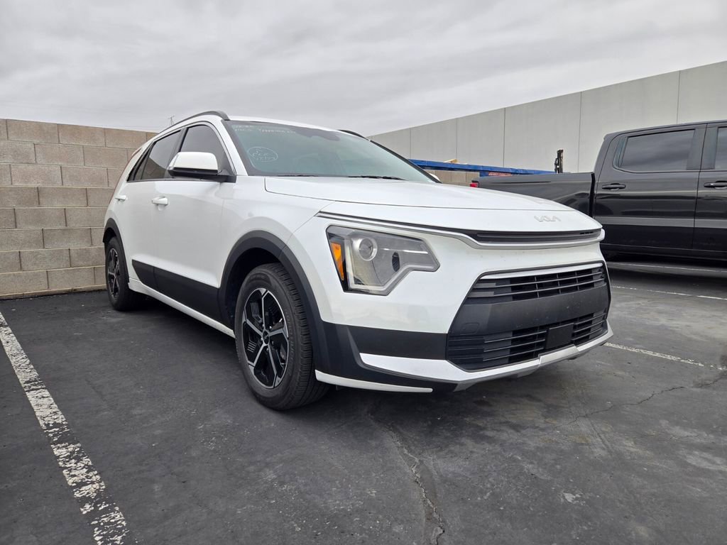 2023 Kia Niro EX's photo
