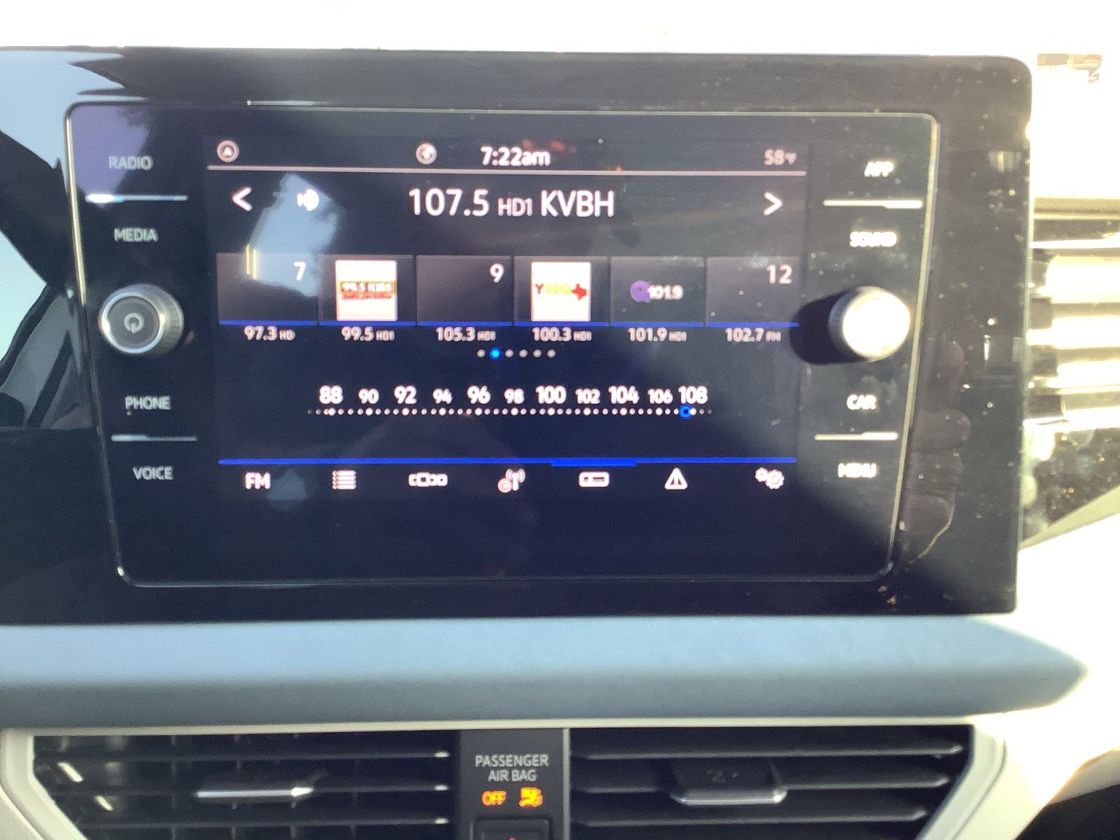 2025 Volkswagen Jetta SE photo 16