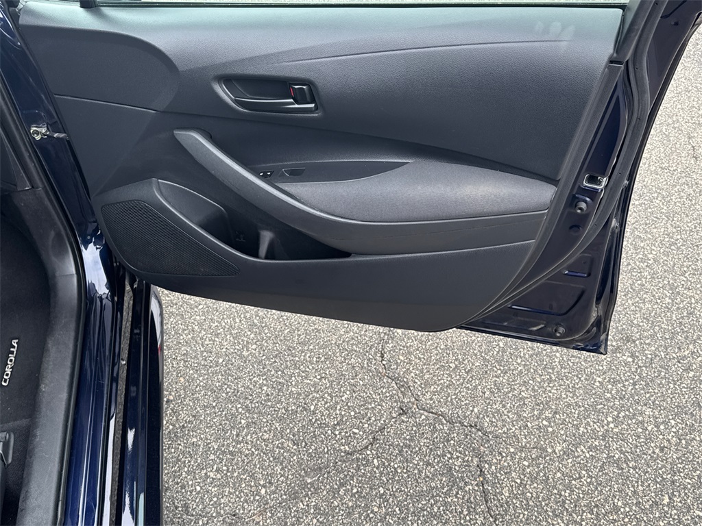 2023 Toyota Corolla LE photo 12