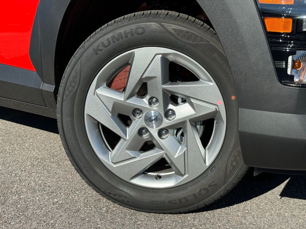 2025 Hyundai Kona SE photo 3