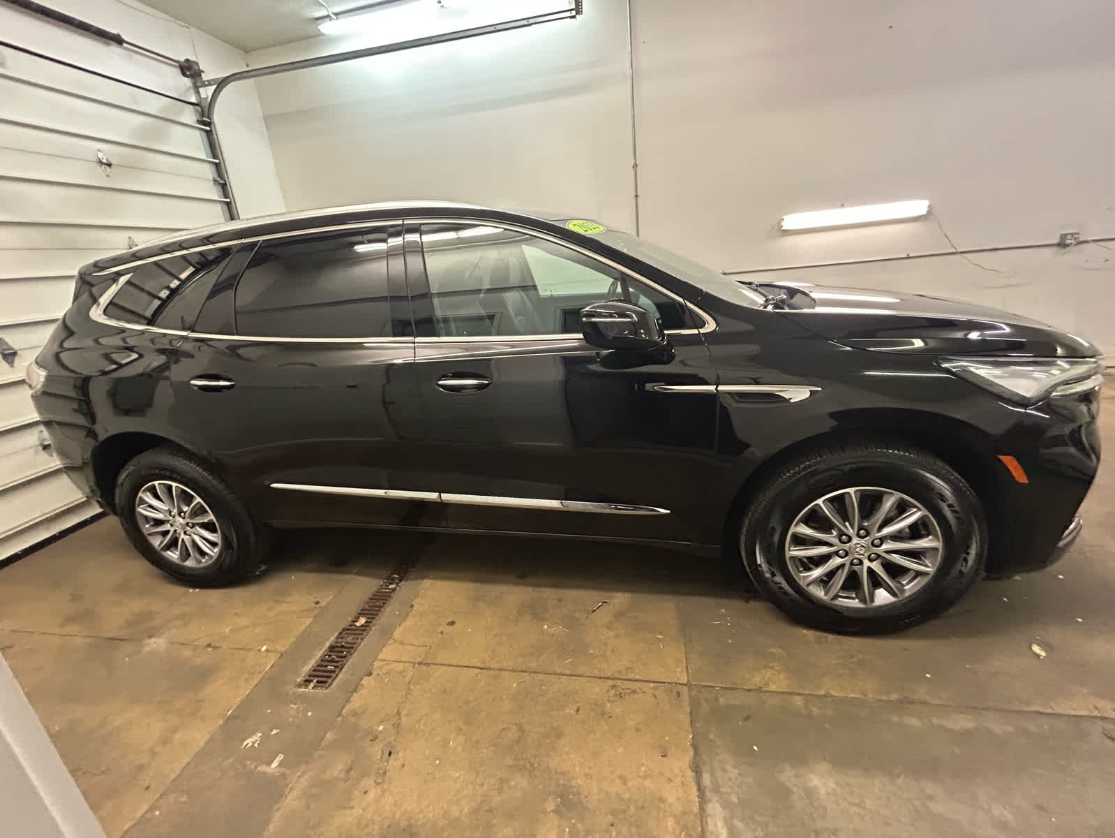 2023 Buick Enclave Essence photo 2