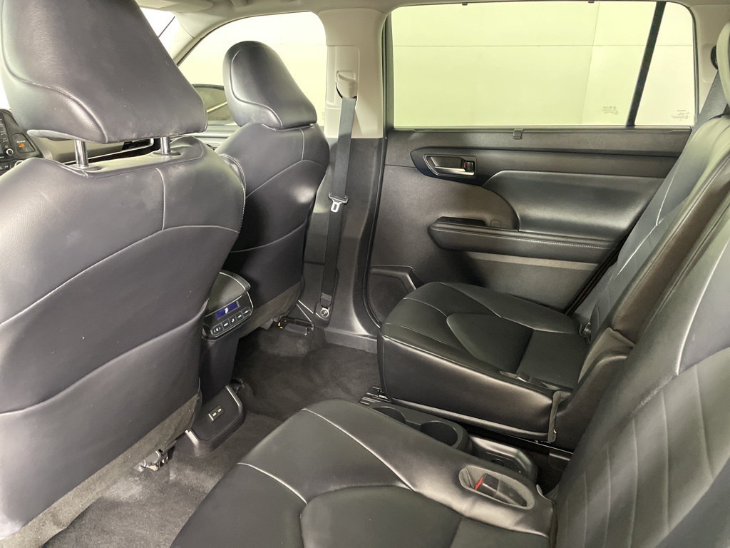 2022 Toyota Highlander XLE photo 31