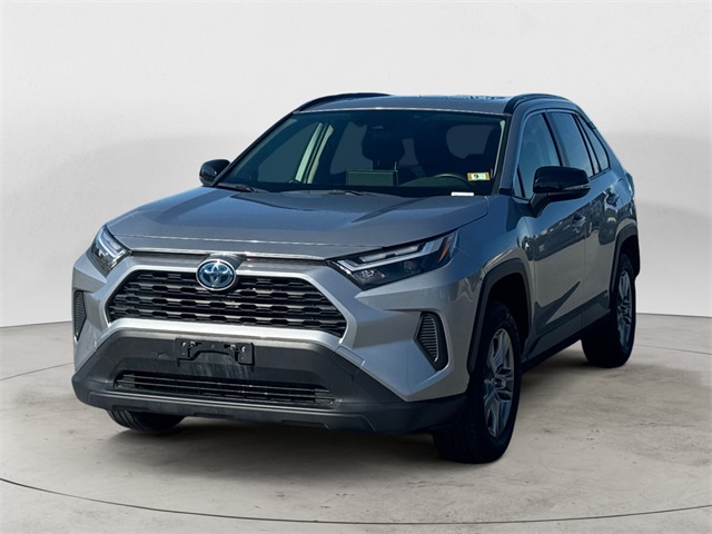 Used 2022 Toyota RAV4 XLE with VIN JTMRWRFV8ND141380 for sale in Northfield, Minnesota