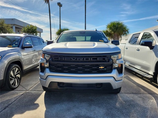 2022 Chevrolet Silverado 1500 Custom photo 2