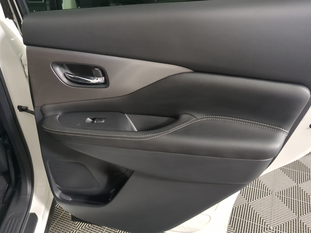 2020 Nissan Murano SL photo 21
