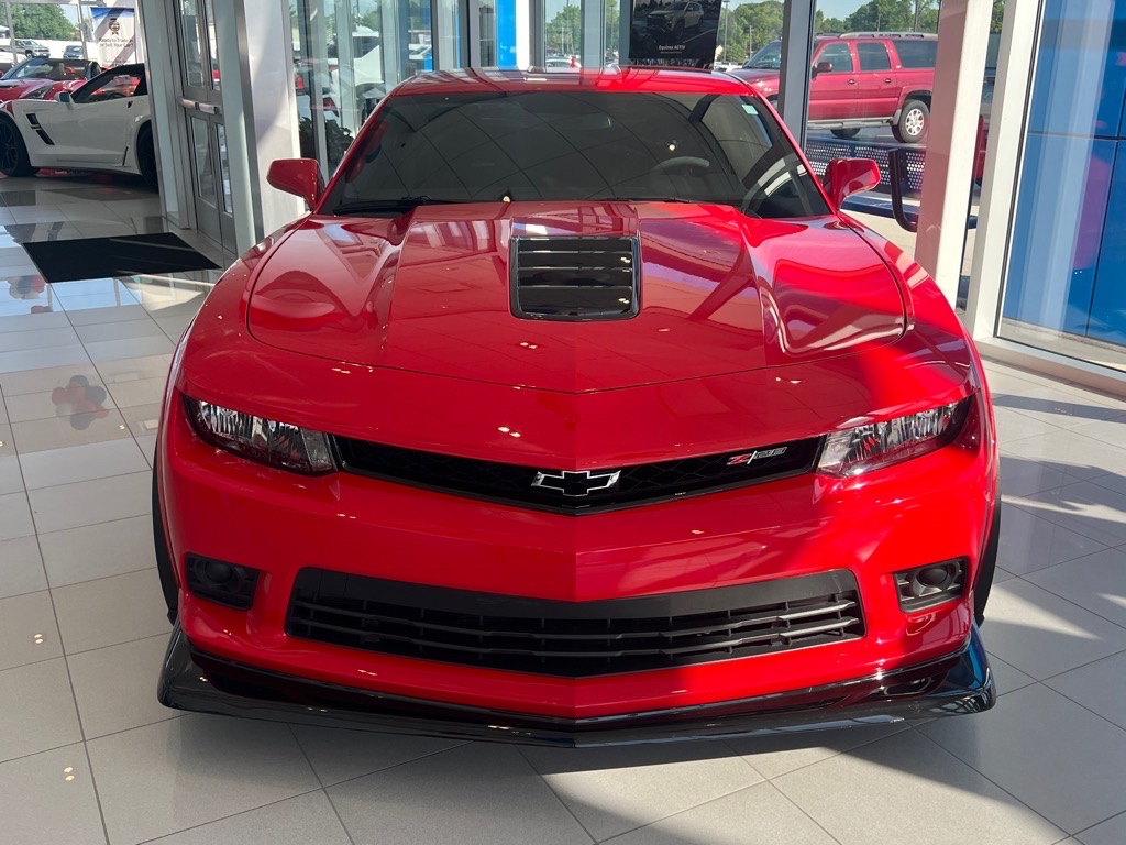 2015 Chevrolet Camaro Z28 photo 2