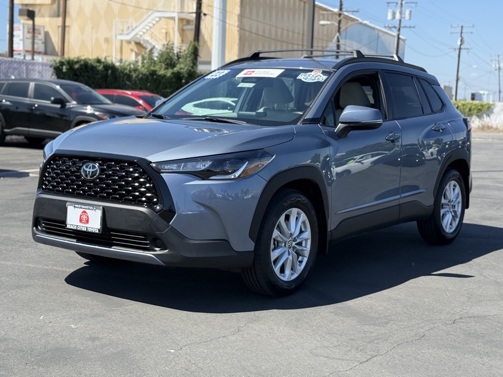 2023 Toyota Corolla Cross LE photo 2