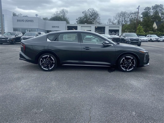 2025 Kia K4 GT-Line photo 2