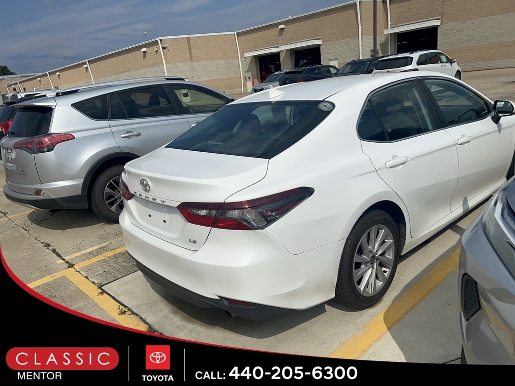 2022 Toyota Camry LE photo 3