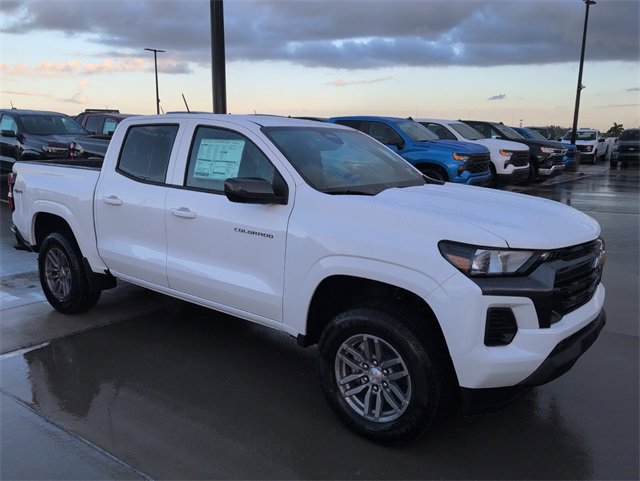 2026 Chevrolet Colorado LT photo 2