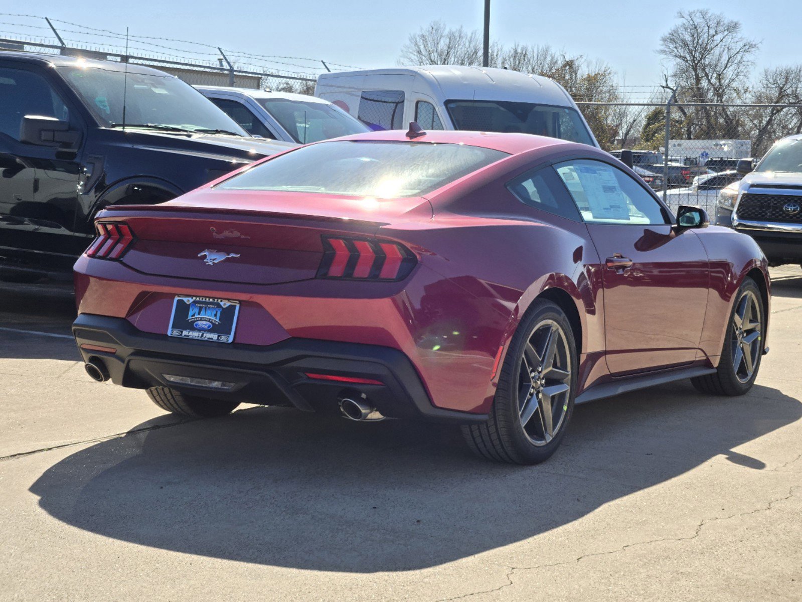 2025 Ford Mustang EcoBoost Premium photo 4