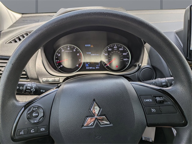 2023 Mitsubishi Eclipse Cross LE photo 26