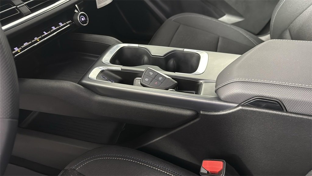 2025 Chevrolet Equinox EV LT photo 21
