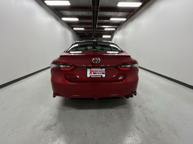 2022 Toyota Camry SE photo 7
