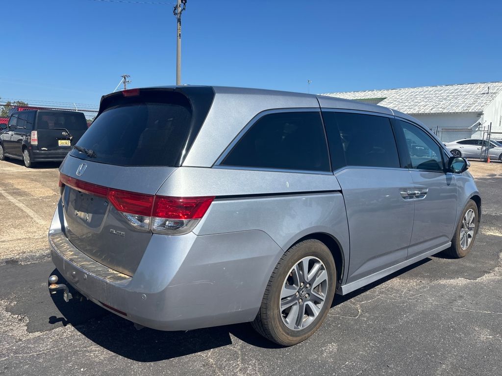 2017 Honda Odyssey Touring photo 3